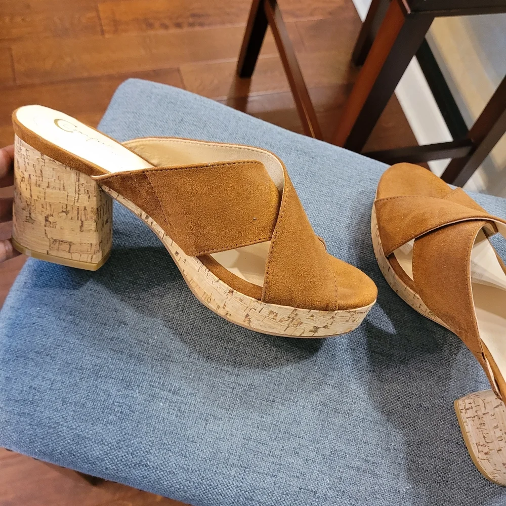 Comfort EST cognac brown wedge sandals.